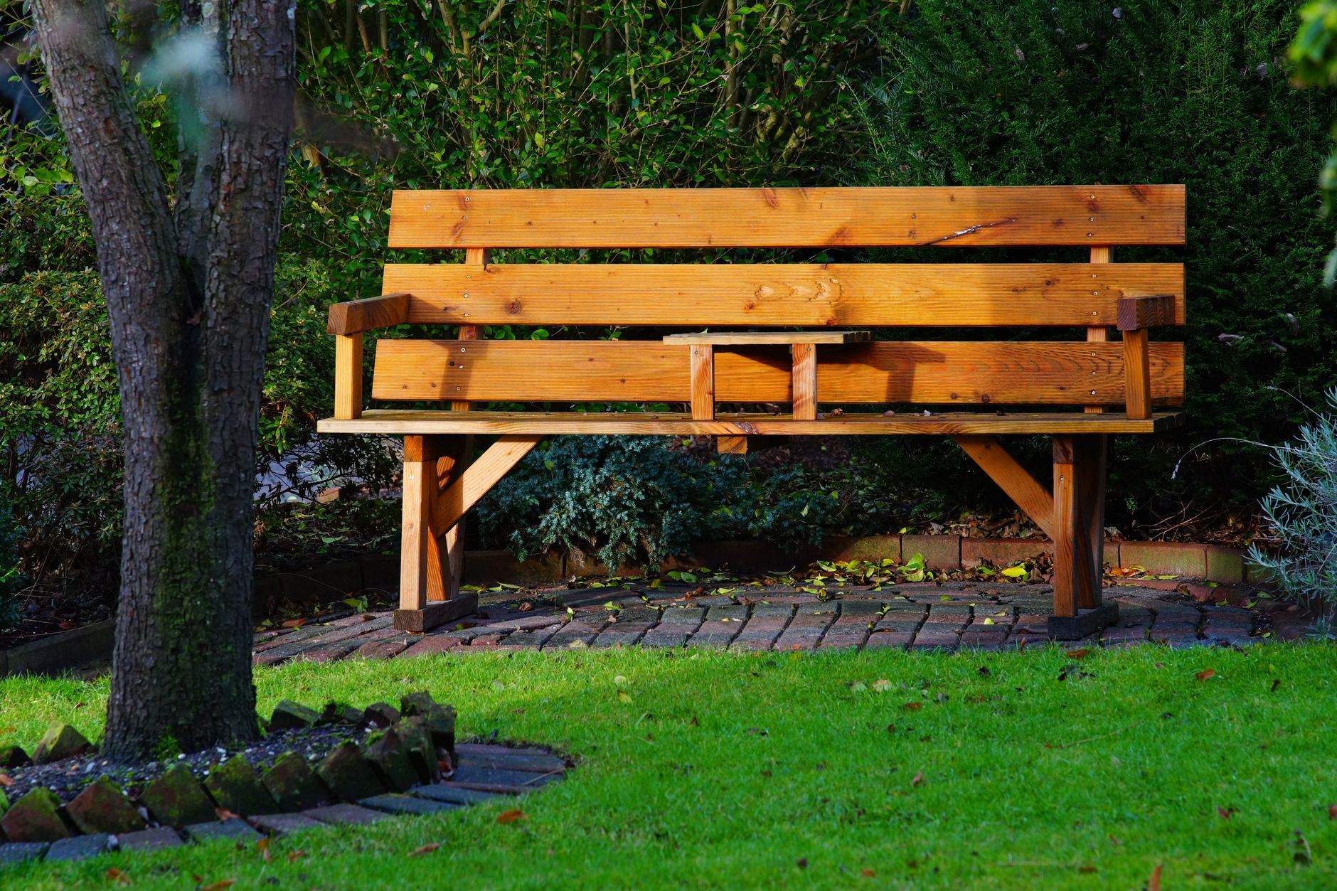 Assise en lattes d'un banc d'extérieur