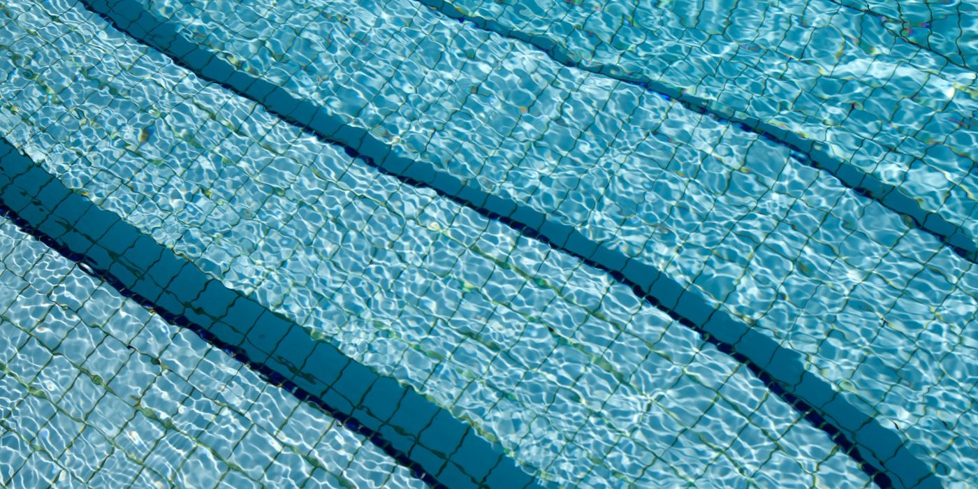 Comment enlever les algues dans une piscine ?